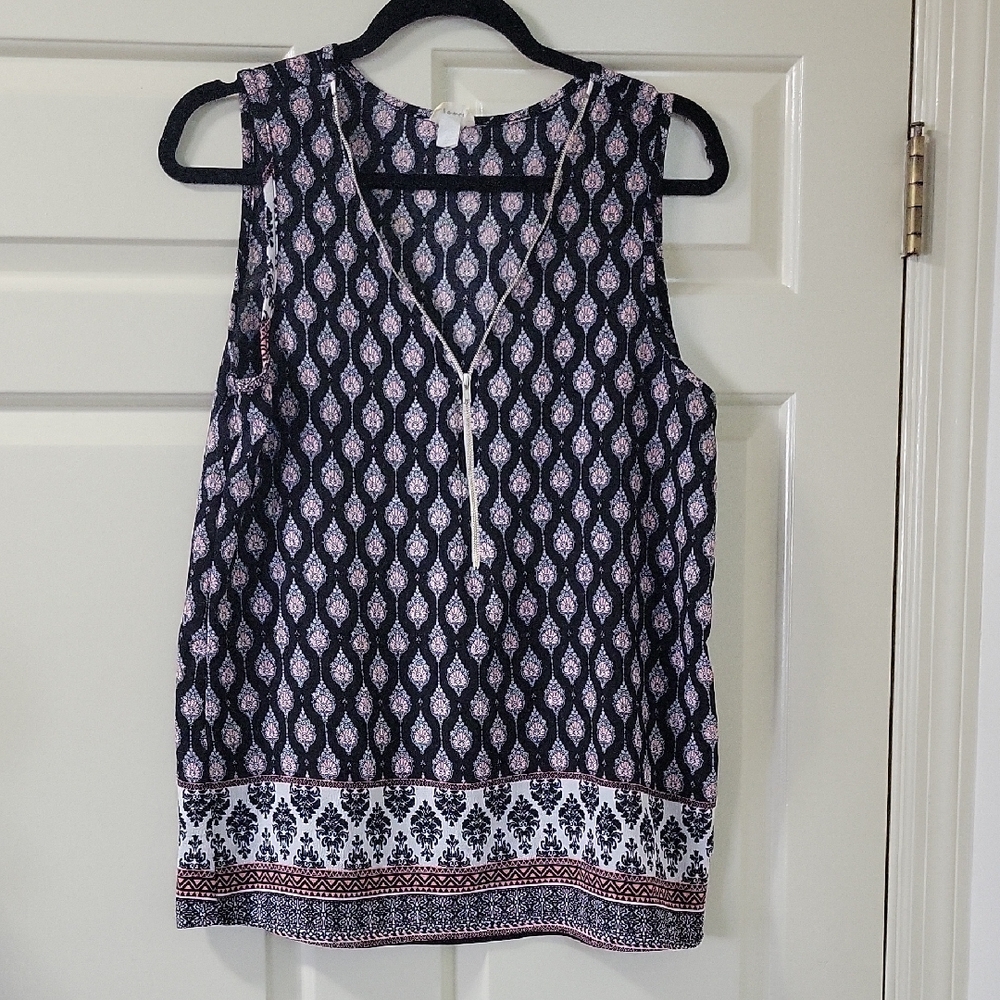 Torrid Blue and White Sleeveless Blouse Geometric